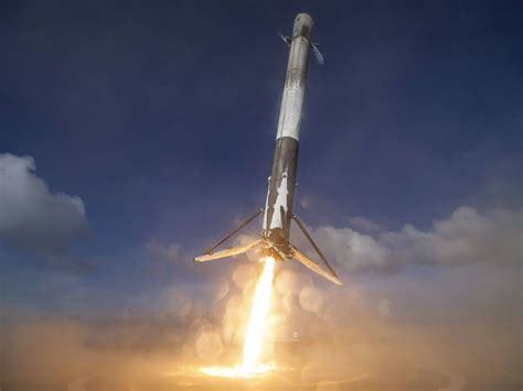 Spacex Falcon 9 Model Rocket Spacex Warns Of Failure In Wednesdays