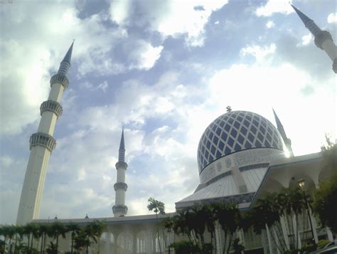 Masjid sultan salahudin abdul aziz adalah sebuah masjid negara di selangor, malaysia. Masjid Sultan Salahuddin Abdul Aziz Shah | Daripada ...