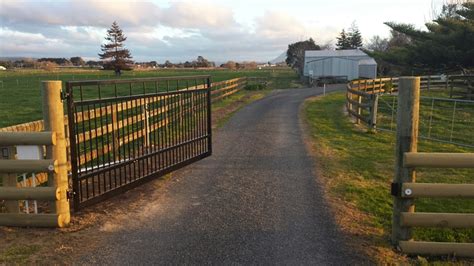 Easygate Automatic Gate Opening Systems Manor Single Swing Gate