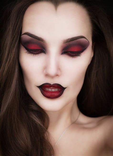 Cooles Vampir Make Up Smokey Eyes Schminken Vampire Makeup Halloween