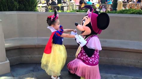 Dance With Minnie Mouse Youtube