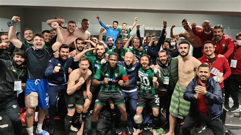 Şu anda ali yavuz kol, denizlispor oyuncu profili sayfasındasınız. YUKATEL DENİZLİSPOR KÖTÜ GİDİŞATINA DUR DEMEK İSTİYOR ...