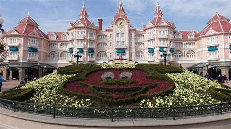 Amusement park, anaheim, california, united states. Disneyland Paris Disneyland Park Atmosphere - YouTube