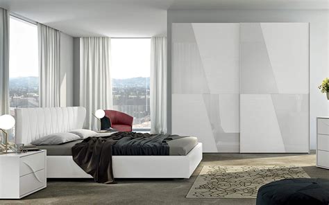 Camera da letto in legno color bianco nuova. 20 Idee per Arredare una Camera da Letto Bianca e Grigia ...