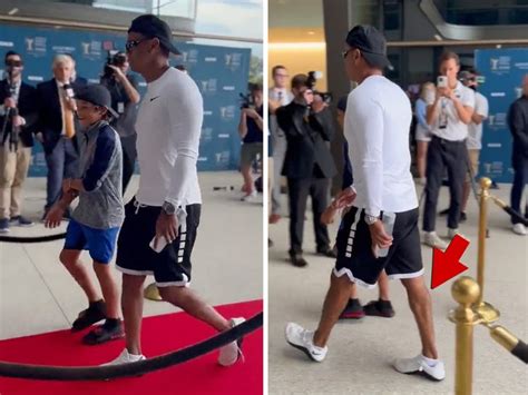 Tiger Woods Injured Leg Shows No Signs Of Serious Scarring At Hall Of