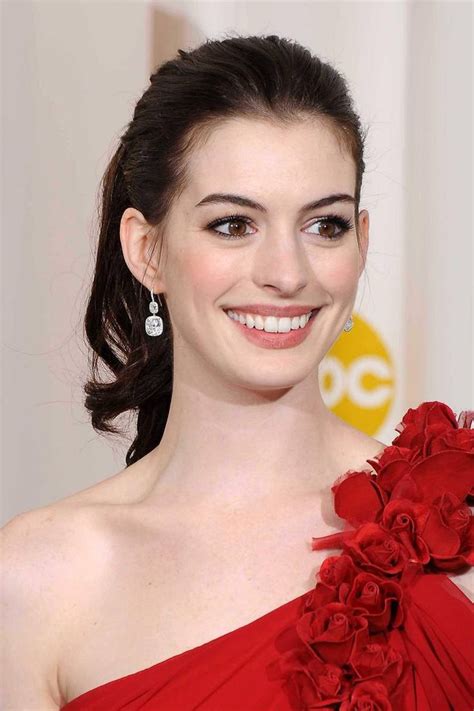 Anne Hathaway Look Book Anne Hathaway Hollywood Stars Glamour Uk