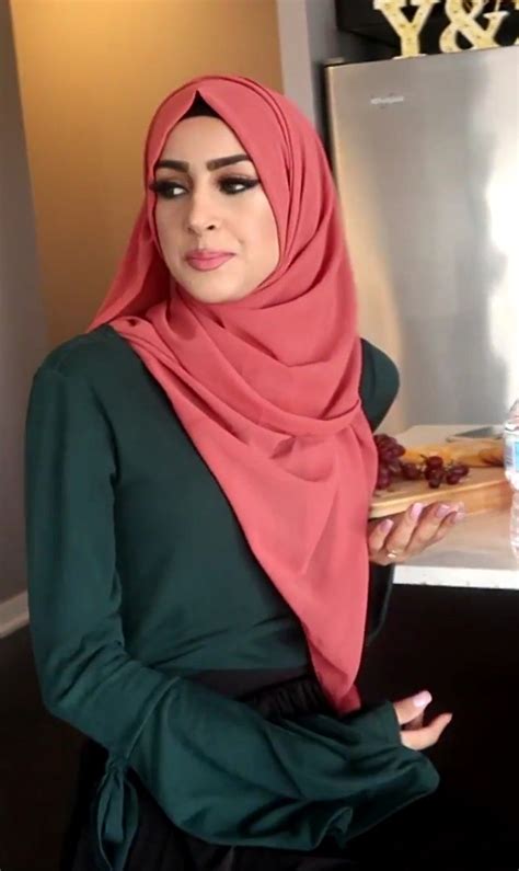 Pretty Muslimah Modern Hijab Fashion Arab Fashion Muslim Fashion