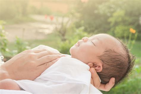 Sunlight For Babies Benefits And Precautions To Take Being The Parent