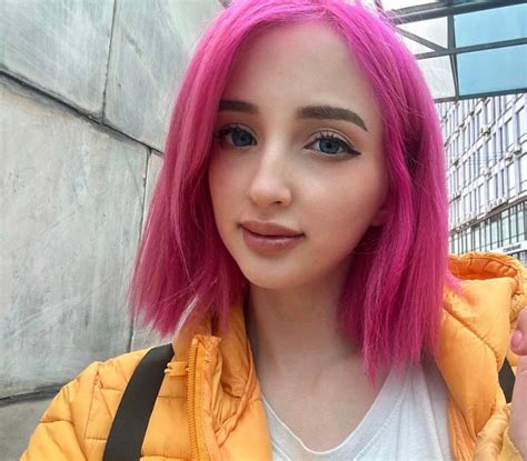 Just A Cute Shy Girl Showing Off Her New Hair Color F18 Rselfie