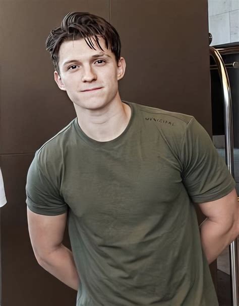 Alfonso On Twitter Remember When Tom Holland Looked Huge After His Gym Sessions For Uncharted 🥵