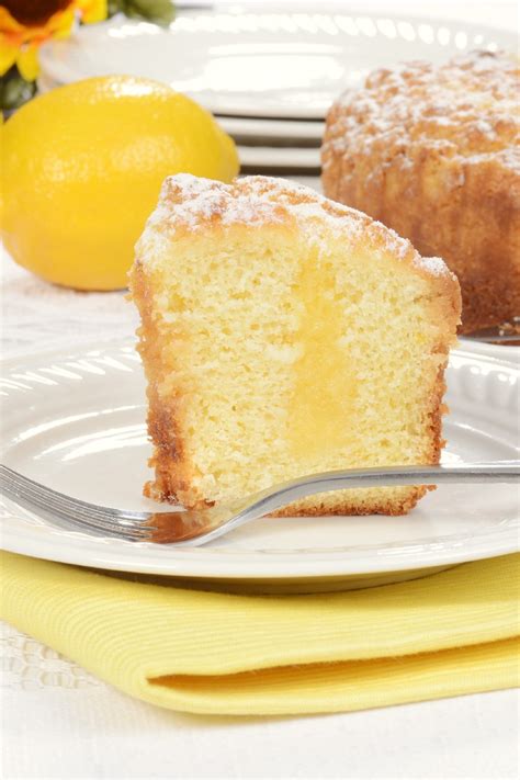 Lemon Poke Cake | KitchMe