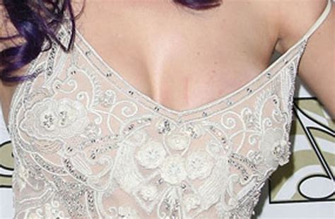 Katy Perry S Boob Wardrobe Malfunction After Singer Goes Bra Less At Sexiz Pix