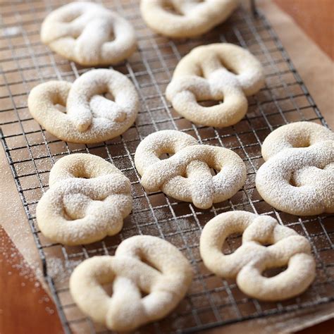 How many ingredients should the recipe require? Kringla | Recipe | Kringla recipe, Norwegian cookies ...
