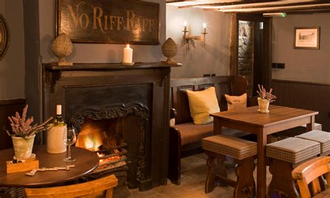 20 Of The Best Pubs With Rooms In The Uk Tea Room Decor Pub Decor