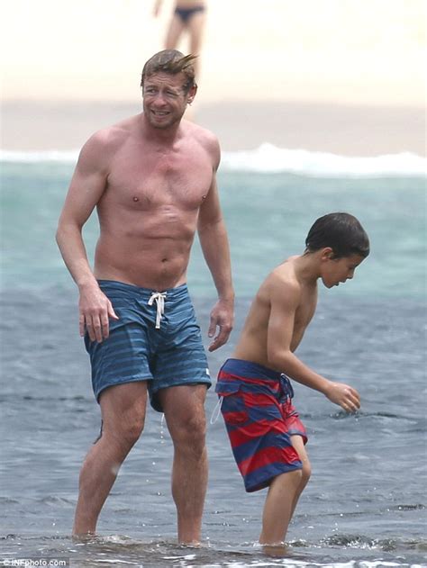Shirtless The Mentalist Star Simon Baker Displays Muscular Physique While Down Under At Bondi