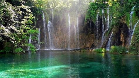 6 Of The Most Beautiful Waterfalls Around The World