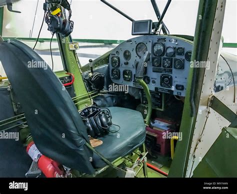 Pilots Seat Of A Cessna Airplane Stock Photo Alamy