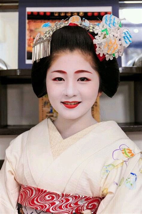 She Is Maiko Her Name Is Satuki ＃japan ＃kyoto ＃geisha ＃maiko 芸者 芸妓 舞妓 芸妓