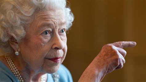 queen elizabeth dies at 96 obituary on her complicated legacy