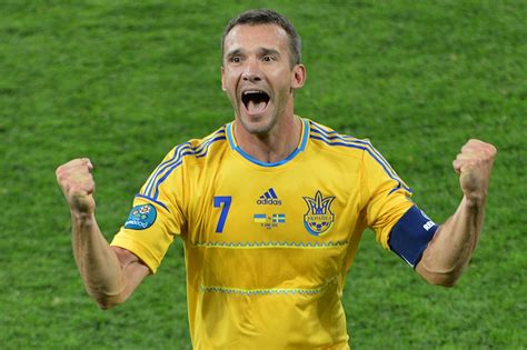 Primo tempo orrendo, tanto da tentare gli spettatori a cercare programmazioni migliori su altri canali. Ucraina-Svezia 2-1 - Il Post