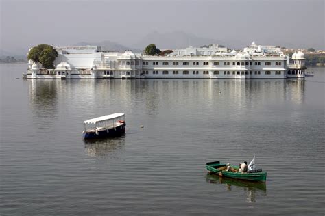 File:Udaipur Lake Palace.jpg - Wikipedia