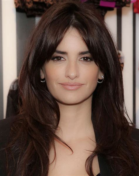 Pin By Maddie Roach On Head Long Hair Styles Penelope Cruz Hairstyles Hairstyle