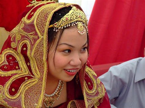 The Bride Wears What At A Chinese Wedding