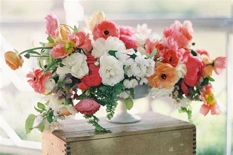 Artificial wedding flowers are available in just about any type, colour and arrangement you can think of. How Much do Flowers for a Wedding Cost? - EverAfterGuide