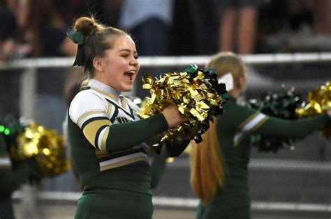 Double Amputee Transcends Role Of Cheerleader Local Sports