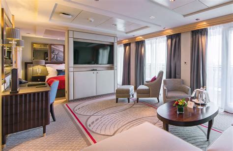 The queen mary 2 queens suite is one of the most spacious and luxurious rooms on the famous cruise ship. Queen Mary 2 Kabinenkategorien Britannia, Princess, Queens ...