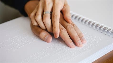 Jadi Alat Komunikasi Tunanetra Kenali Apa Itu Braille