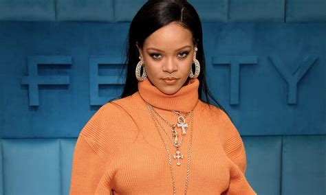 Rihanna Becomes The Richest Female Musician In The World 17 Billion