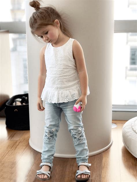 For working parents, this method works best over a three day weekend or a time when you can take off a day of work to add on to a regular. Why Three Day Potty Training is Total Sh*t | Glitter and ...