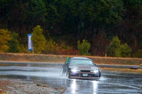 Drifting In The Rain Nissan Cars Nissan Cool Pictures