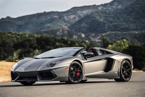 2017er aventador mit nur 13.000 km! 2015 Lamborghini Aventador LP 700-4 Roadster Review | Autoblog
