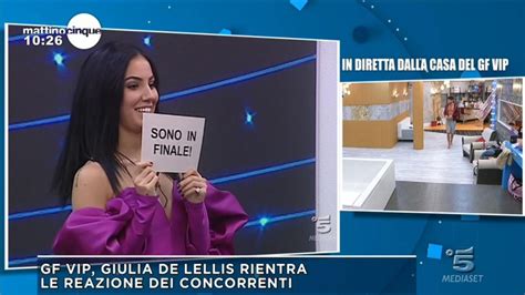 Oltre ad aver cambiato opinionisti, la conduzione di signorini avrebbe dovuto accrescere la qualità degli ospiti ma. GRANDE FRATELLO VIP: BOSSARI E LAGERBACK PRESTO SPOSI ...
