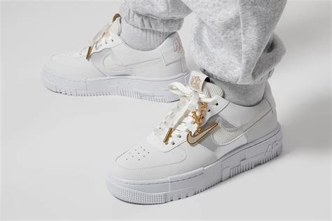 After reconstructing with crater tech, the nike air force 1 is opting for a look purely cosmetic. Best Winter Sneakers 2020: Nike, adidas and More | HYPEBAE