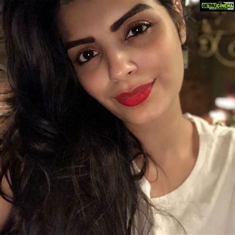 Sonali Raut Instagram I M A Pizzerian Selfie Pizza Swag