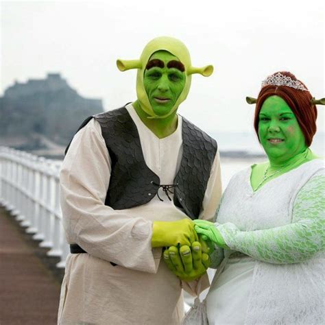 Couple Marries As Shrek And Fiona Photos Couple Marries As Shrek And