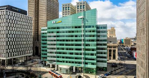 detroit regional chamber moves headquarters remains in downtown cbs detroit