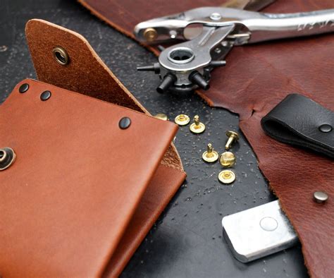 Beginning Leatherworking Class Cutting Leather Instructables