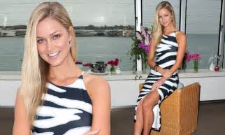 Renae Ayris Wows In Clingy Zebra Print Dress With Thigh High Split As