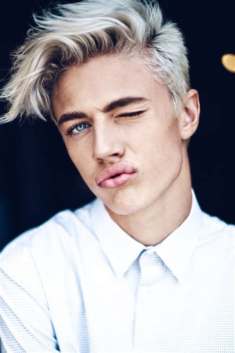 To get the blonde hair you will need to blow dry the hair and then apply a gel so that the color bonds with the hair to look glossy. Bleached Hair for Men: Achieve the Platinum Blonde Look