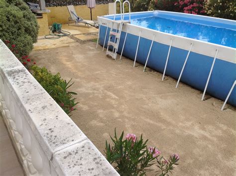 Pose gazon synthétique sur sable. Pose d'un gazon synthétique à Cannes près d'une piscine La ...