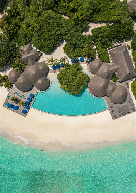 Hotel Review Dusit Thani Maldives Voyagefox