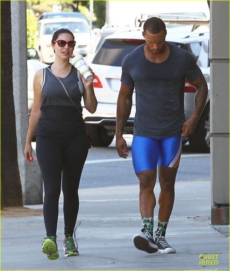 Kelly Brooks Fiance David Mcintosh Is Too Sexy For His Shirt On Venice