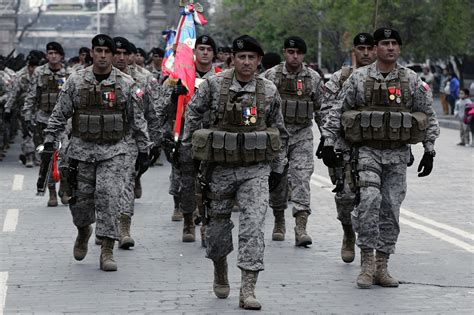 Ejercito de chile escuela militar. Ejército deberá entregar nómina de ex agentes DINA y CNI ...