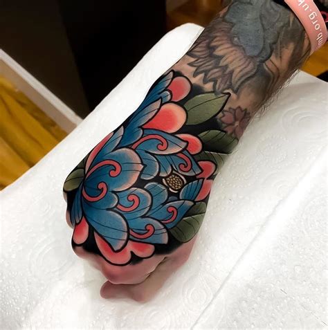 Like many other world cultures the the history of japanese tattoos goes back to 10,000 bce. Japanese Inspiration | Inkstinct | Hand tattoos for guys ...