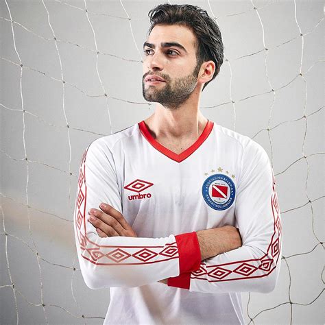 The club is mostly known for its football team. Camiseta Umbro de Argentinos Juniors «Campeones de América ...