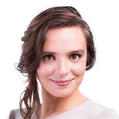 Życiorys  edytuj  Klaudia Jachira - YouTube